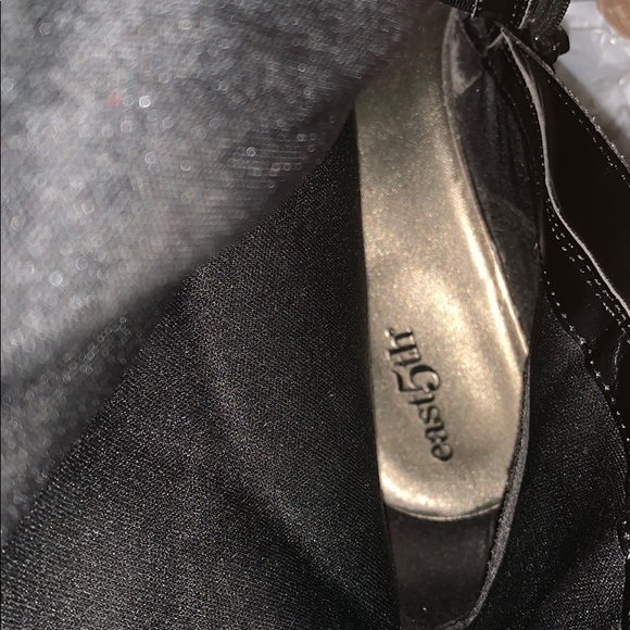 Black suede heeled boots with bow 🎀 - Picture 7 of 8